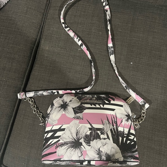 Steve Madden Handbags - Steve Madden floral purse